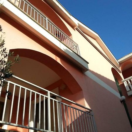 Apartmani Vesna Pinezići Eksteriør billede