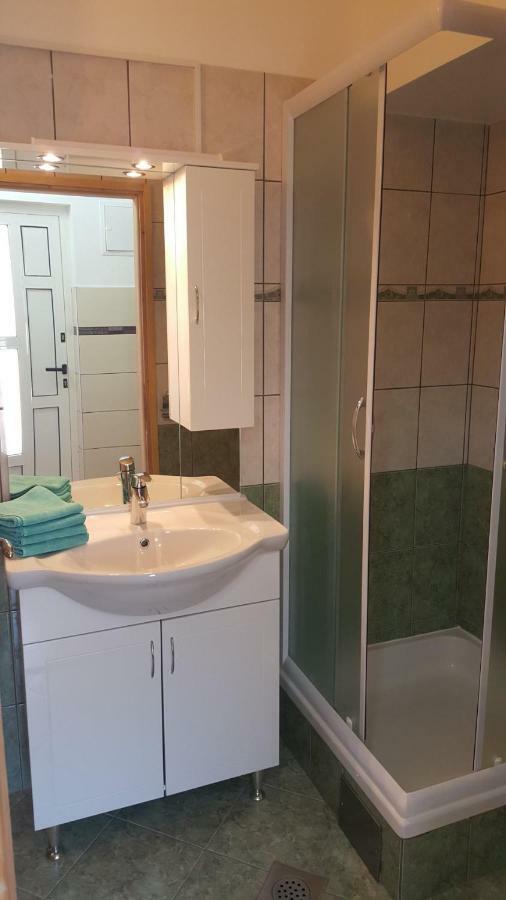 Apartmani Vesna Pinezići Eksteriør billede